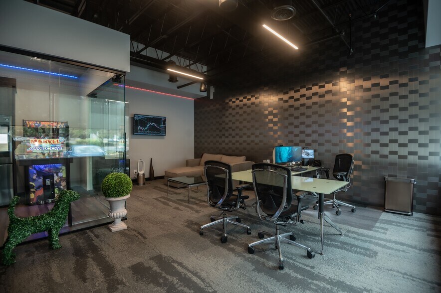 More Photos Of 4100 Lafayette Center Dr, Chantilly Industrial For Sale