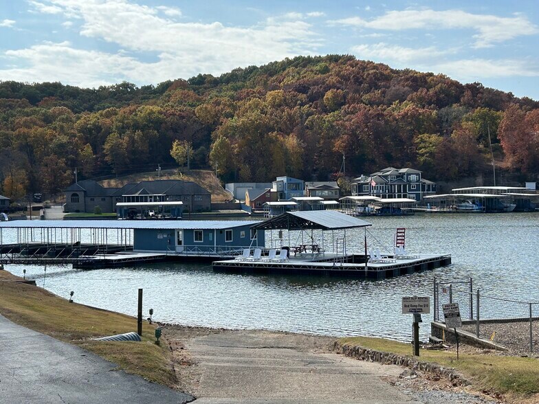 More Photos Of 256 Irish Hills Dr, Camdenton Hotel For Sale