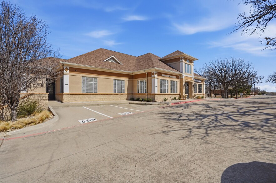More Photos Of 1650 W Northwest Hwy, Grapevine Medical For Lease