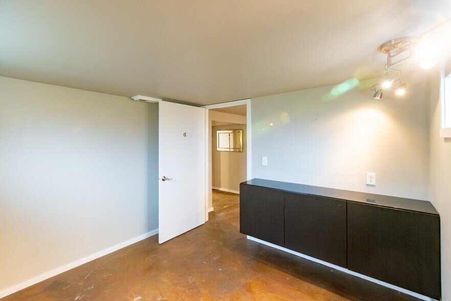 More Photos Of 1215 B St, Hood River Office For Lease