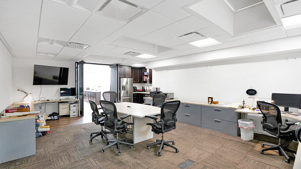 More Photos Of 611 E Adele St, Anaheim Flex For Sale