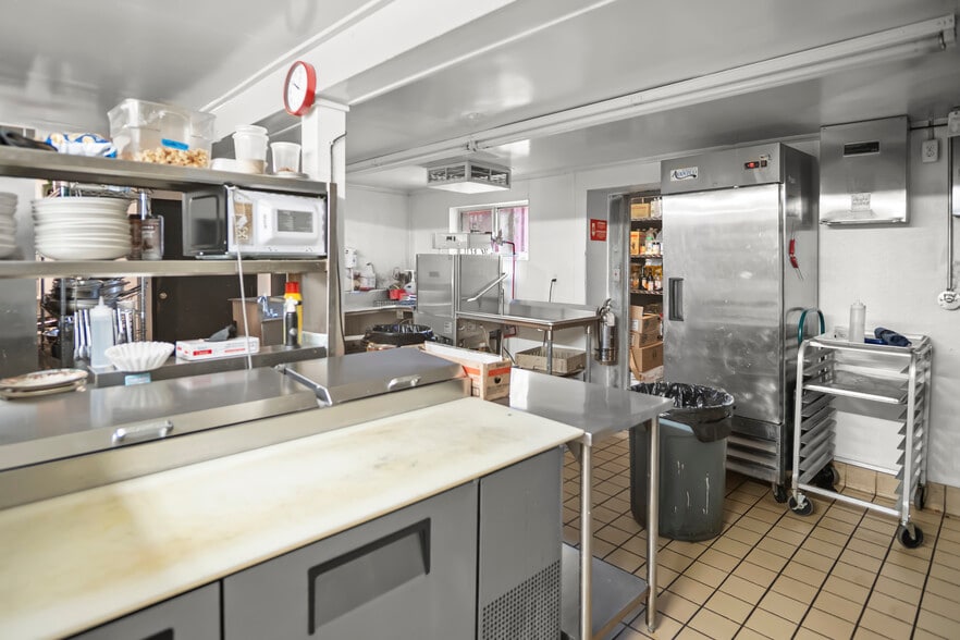 More Photos Of 5600 Lapeer Rd, Kimball Restaurant For Sale