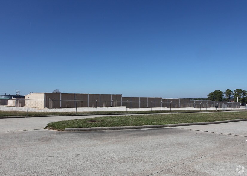 More Photos Of 880 Beach Walk Blvd, Conroe Specialty For Sale