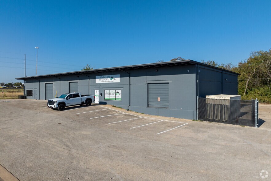 More Photos Of 3910 Warehouse Row, Austin Warehouse For Sale