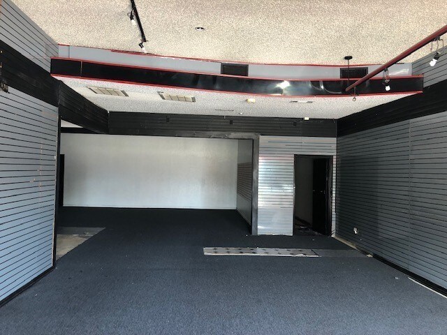 More Photos Of 1905 W 15th St, Plano Unknown For Lease