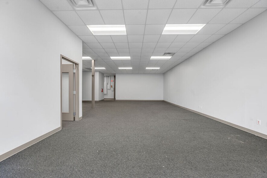 More Photos Of 100 Regency Point Path, Lexington Freestanding For Lease