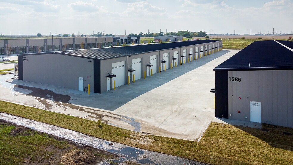 More Photos Of 1575 NW Gettysburg Ln, Waukee Flex For Sale