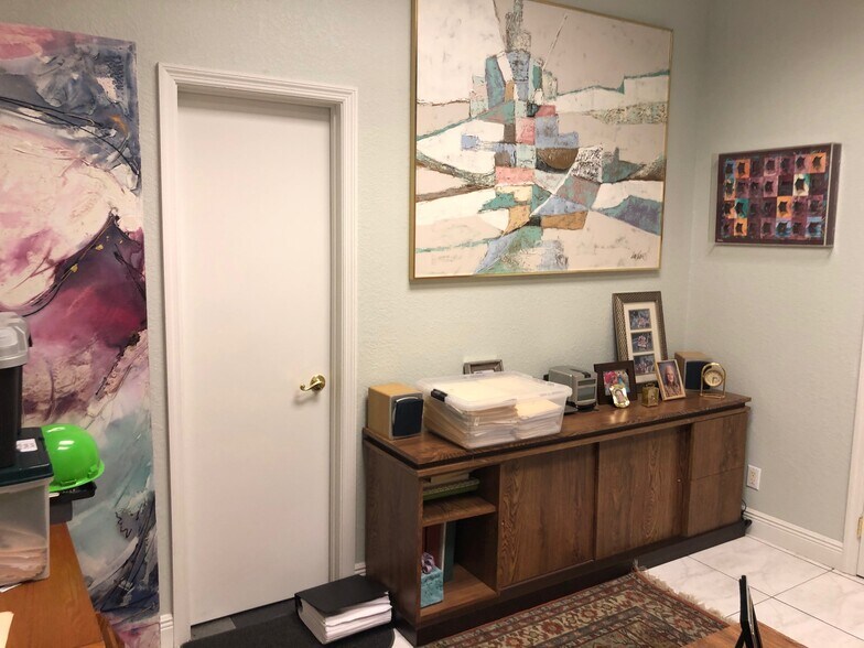 More Photos Of 2031 NW 22nd St, Pompano Beach Warehouse For Lease