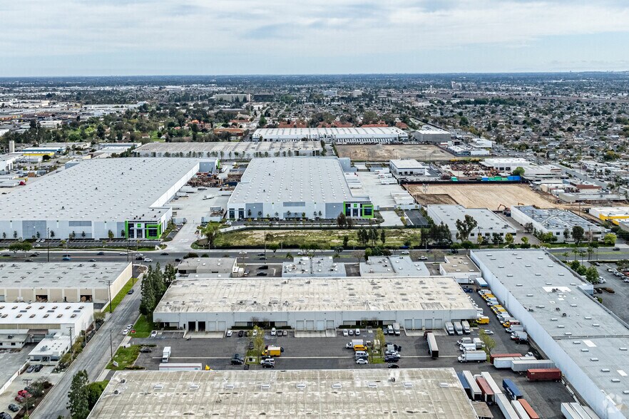 More Photos Of 10725 Springdale Ave, Santa Fe Springs Warehouse For Lease