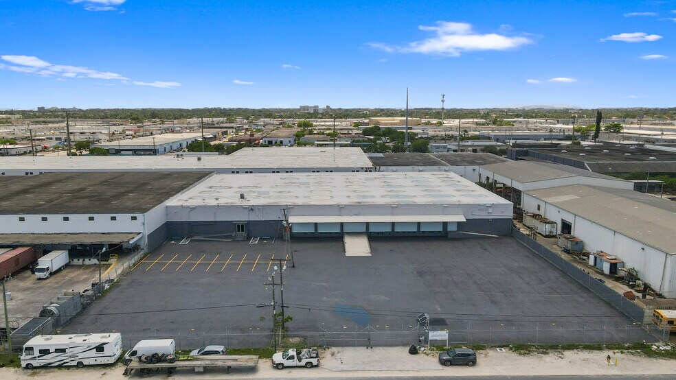 Primary Photo Of 5530 NW 32nd Ct, Miami Warehouse For Lease