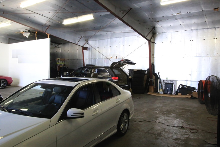 More Photos Of 5827 Star Ln, Houston Warehouse For Sale