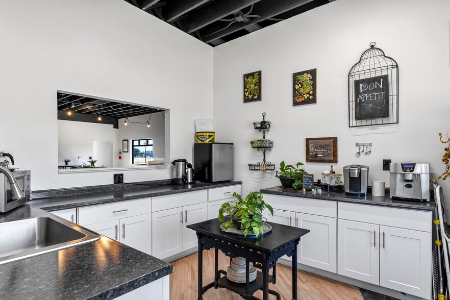 More Photos Of 48771 W Valley Blvd, Tehachapi Schools For Sale