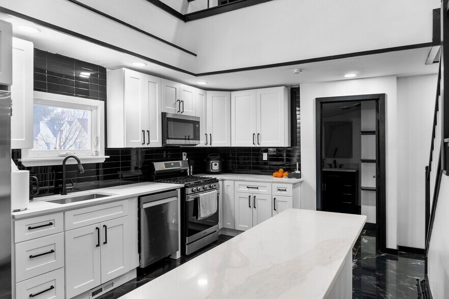 More Photos Of 17-19 Silver Ln, East Hartford Apartments For Sale