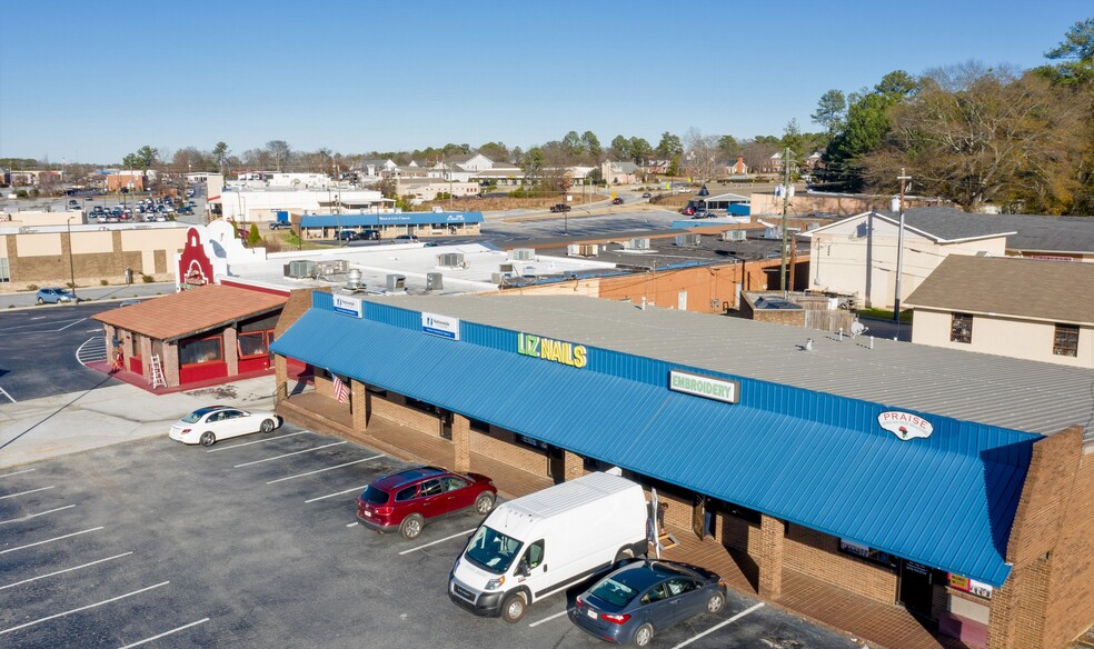 More Photos Of 365-409 Fayette Pl, Fayetteville General Retail For Lease