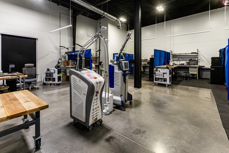 More Photos Of 4383 Forestdale Dr, Park City Warehouse For Lease