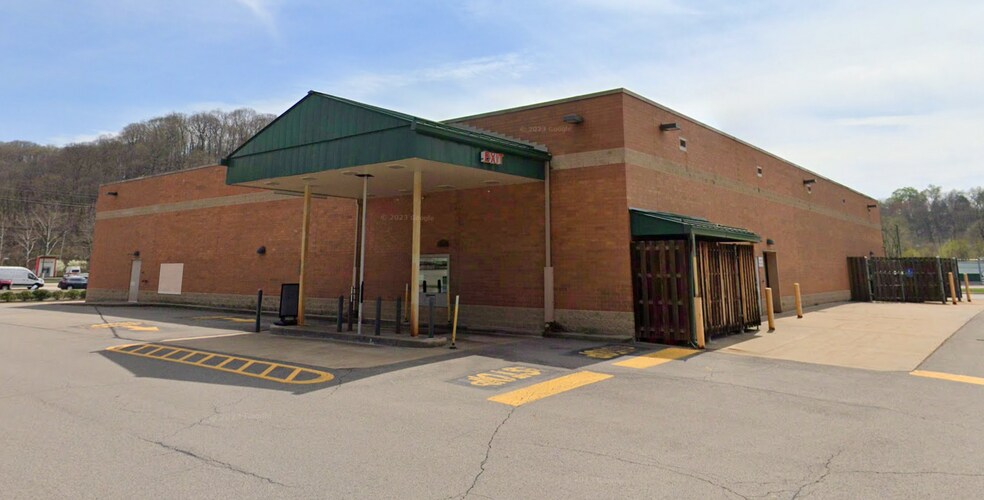 More Photos Of 1701 William Flynn Hwy, Glenshaw Drugstore For Sale