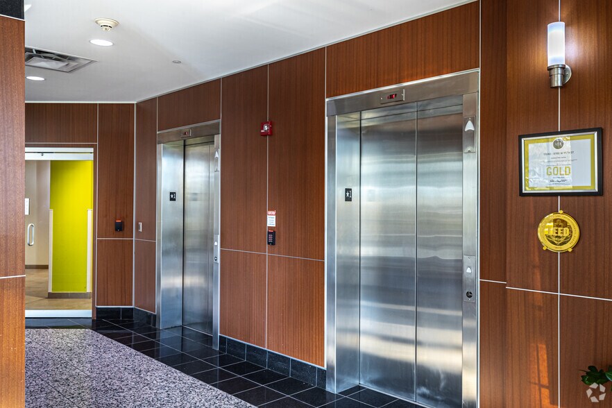 More Photos Of 6700 W 115th St, Overland Park Office For Lease