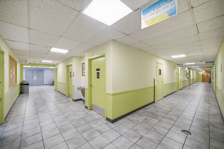 More Photos Of 14400 Northwest Fwy, Houston Religious Facility For Sale