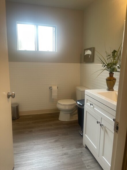More Photos Of 15750 Winchester Blvd, Los Gatos Office For Lease