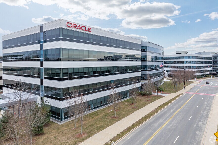 More Photos Of 6 Van De Graaff Dr, Burlington Office For Lease