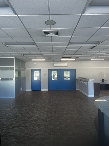 More Photos Of 800 Washington St, Attleboro Auto Dealership For Sale