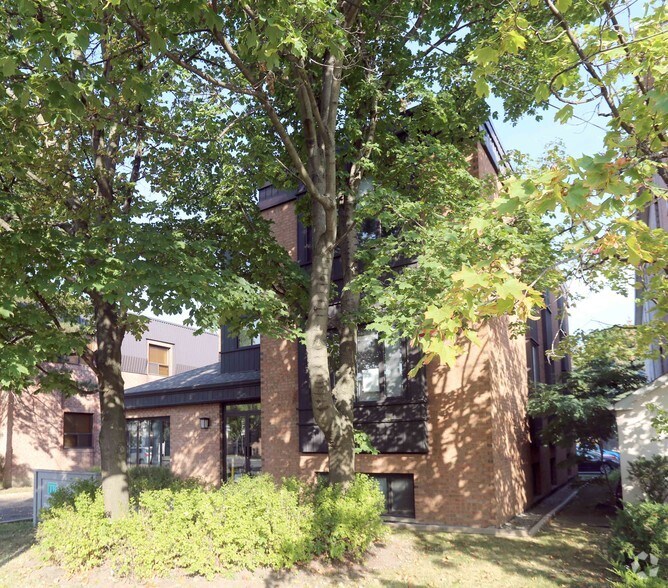 More Photos Of 300 Sheppard Ave W, Toronto Office For Lease