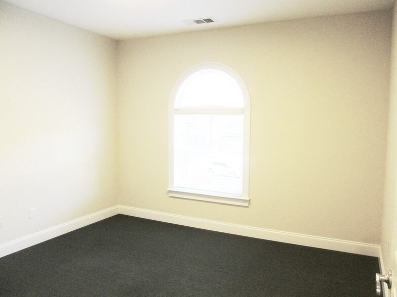 More Photos Of 4080 McGinnis Ferry Rd, Alpharetta Office For Lease