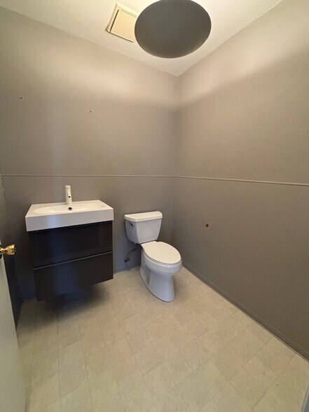 More Photos Of 2915 Kerner Blvd, San Rafael Industrial For Sale