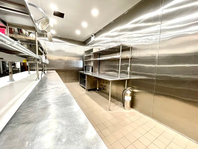 More Photos Of 141 Mansion Ave, Staten Island Restaurant For Sale