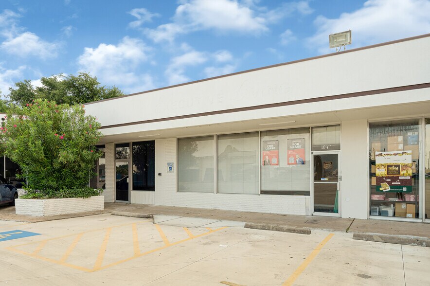 More Photos Of 1009 NASA Road 1, Webster Storefront Retail Office For Lease