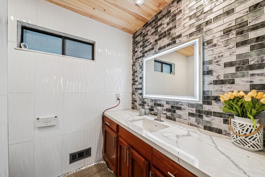 More Photos Of 500 Brannan Island Rd, Isleton Marina For Sale