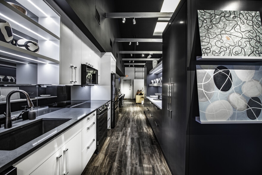 More Photos Of 5880 Shirley St, Naples Light Manufacturing For Sale