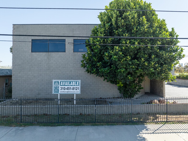 More Photos Of 314 N Wilmington Blvd & 915 W C St, Wilmington Showroom For Lease