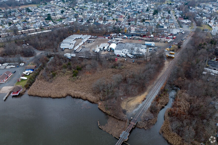 More Photos Of 113-114 Whitehead Ave, South River Land For Lease