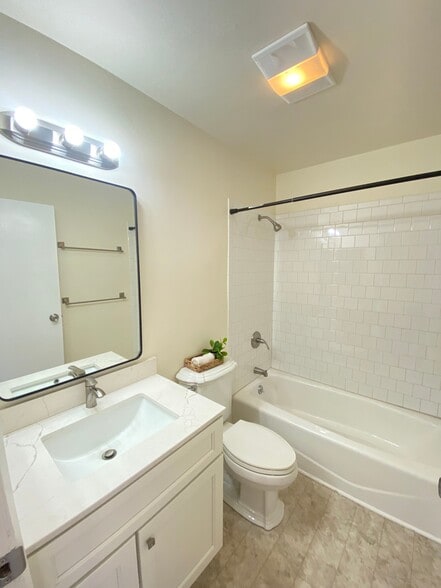 More Photos Of 1136 E 12th St, Oakland Storefront Retail Residential For Sale