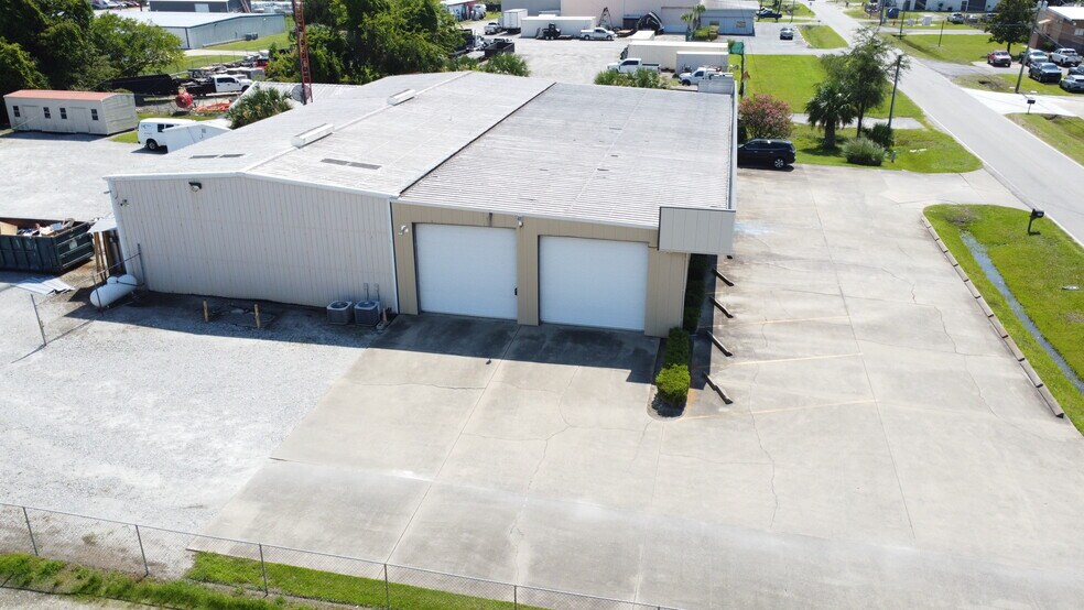More Photos Of 112 Key Dr, Brunswick Manufacturing For Lease