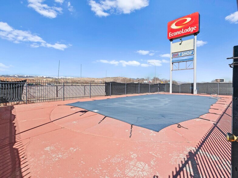 More Photos Of 1225 S State St, Salina Hotel For Sale