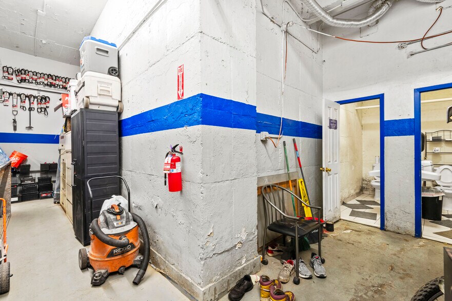 More Photos Of 45-35 39th St, Long Island City Warehouse For Lease