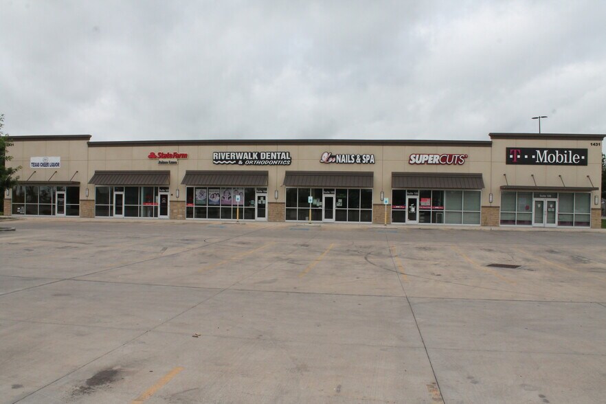 More Photos Of 1431 Palo Alto Rd, San Antonio Unknown For Lease