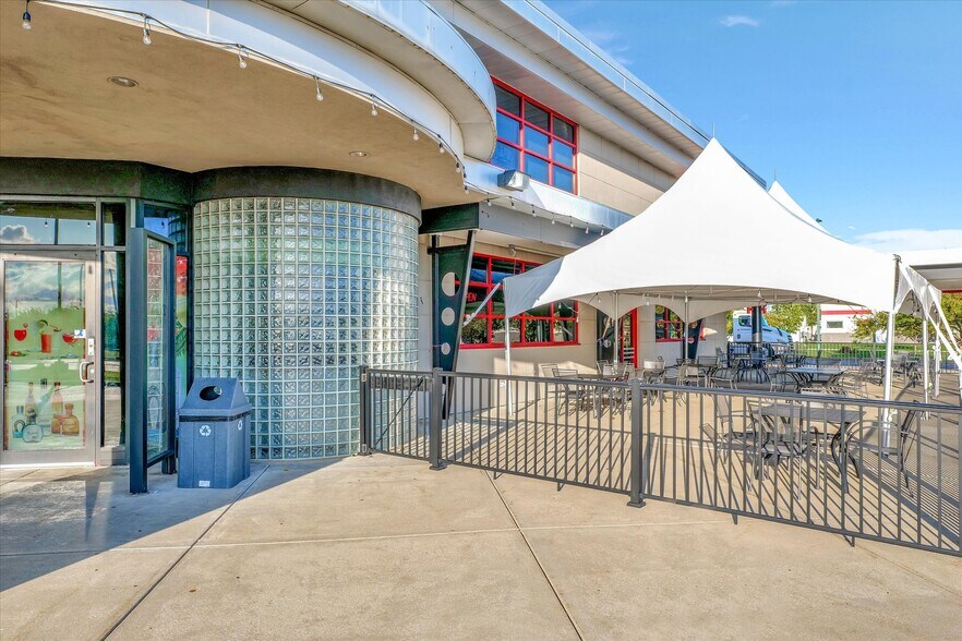 More Photos Of 608 W Town Center Blvd, Champaign Restaurant For Sale