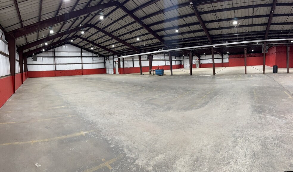 More Photos Of 132 Main St, East Windsor Manufacturing For Lease