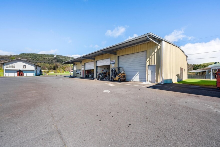 More Photos Of 64-1013 Mamalahoa Hwy, Kamuela Storefront Retail Office For Sale