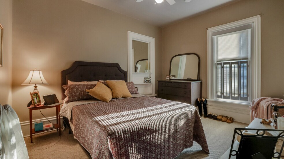 More Photos Of 33 W Cedar St, Chippewa Falls Office For Sale