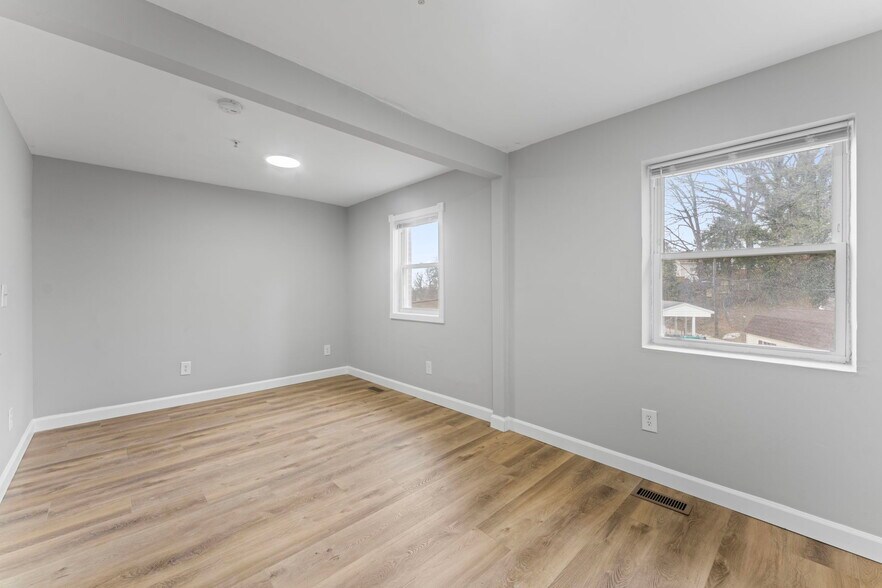 More Photos Of 922 Ridge Rd Se, Washington Assisted Living For Sale