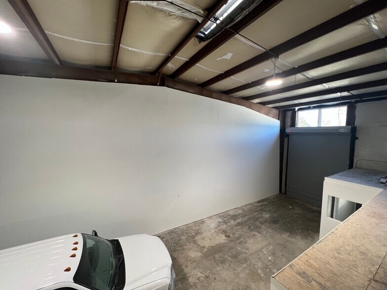 More Photos Of 121 Sykes Ave, Virginia Beach Warehouse For Lease