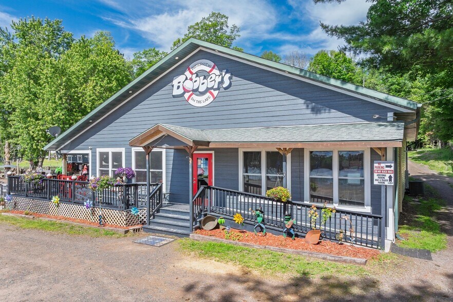 Primary Photo Of 11633 Lakeview Dr, Butternut Restaurant For Sale