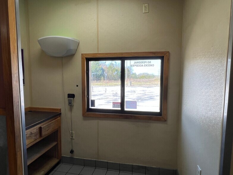 More Photos Of 798 W Us Highway 60, Monett Storefront For Sale