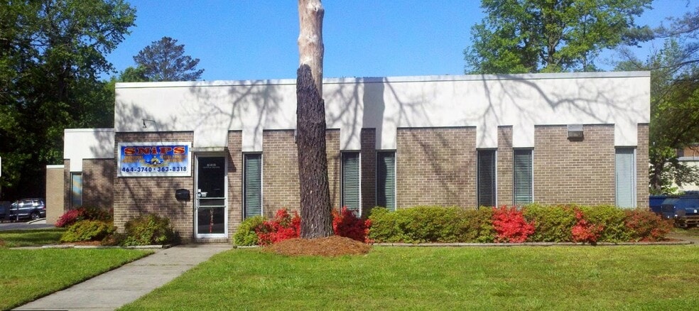 Primary Photo Of 888 Norfolk Sq, Norfolk Light Manufacturing For Lease