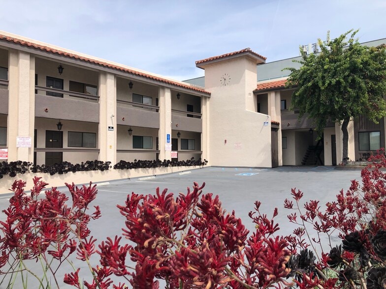 More Photos Of 2401 Pacific Coast Hwy, Hermosa Beach Medical For Lease