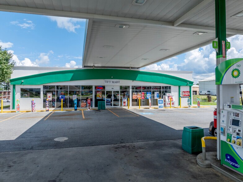 More Photos Of 805 7th St W, Tifton Service Station For Sale